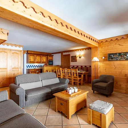 Apartment Ecrin Des Neiges - Val Claret-3 By Interhome