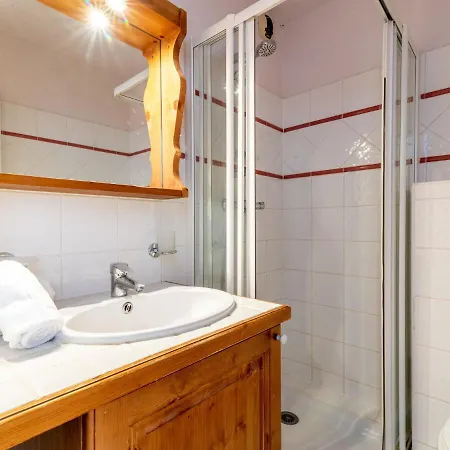 Ecrin Des Neiges - Val Claret-3 By Interhome *