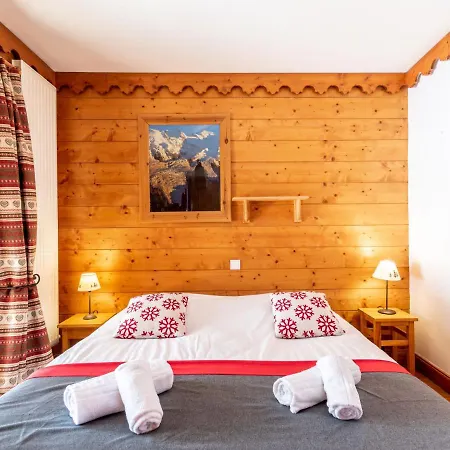 Apartment Ecrin Des Neiges - Val Claret-3 By Interhome